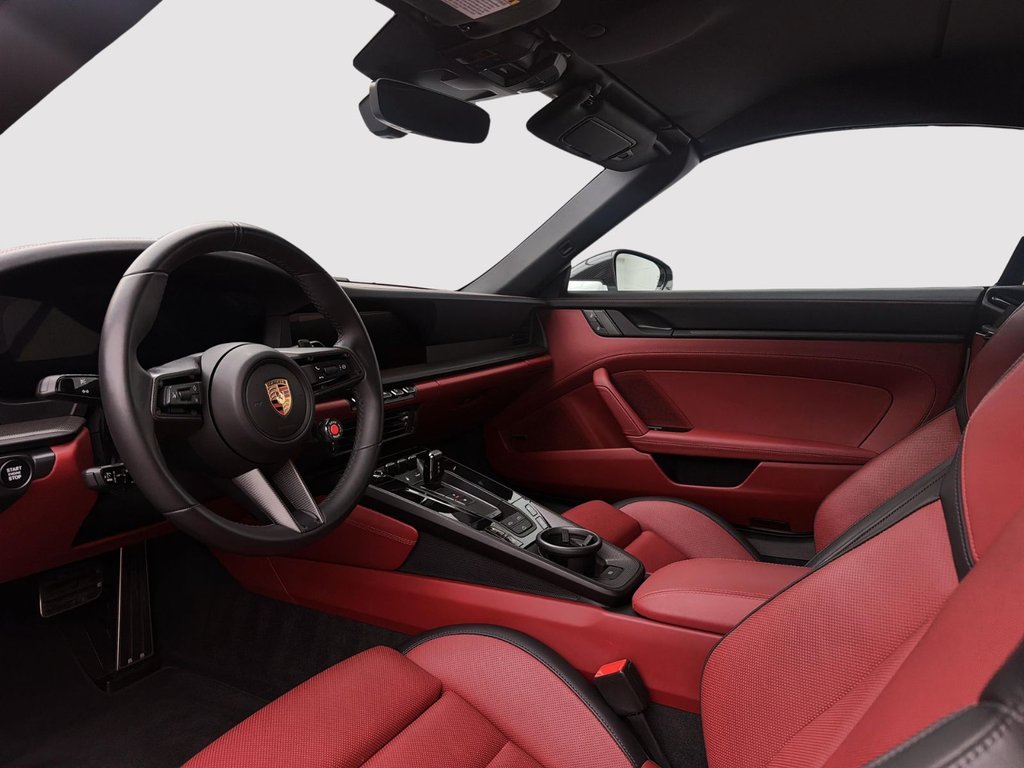 2025 Porsche 911 in Laval, Quebec - 15 - w1024h768px