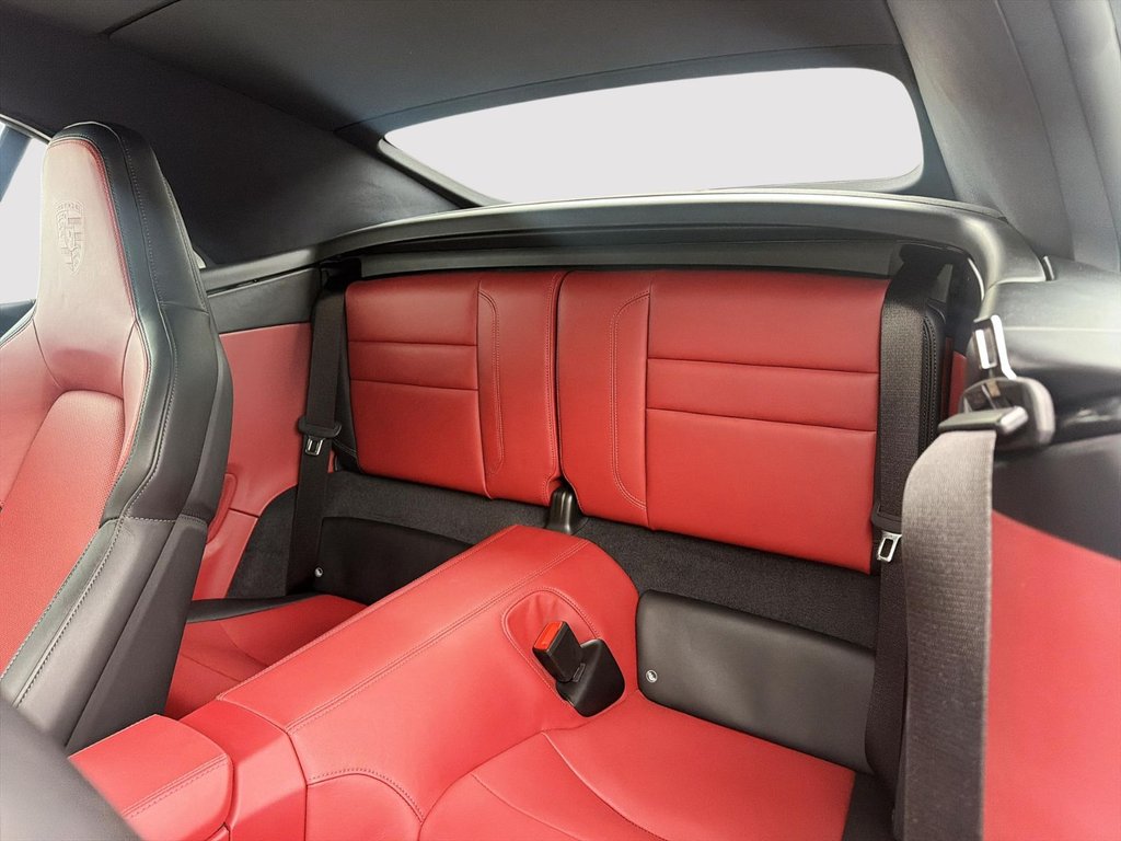 2025 Porsche 911 in Laval, Quebec - 28 - w1024h768px