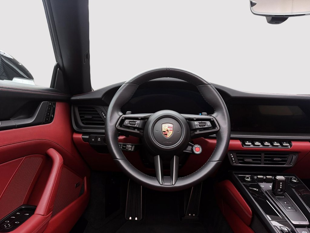 2025 Porsche 911 in Laval, Quebec - 17 - w1024h768px