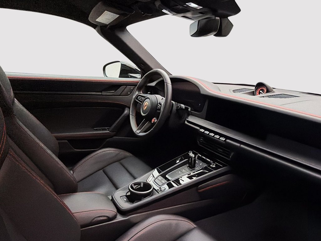Porsche 911 4 GTS 2026 à Laval, Québec - 27 - w1024h768px
