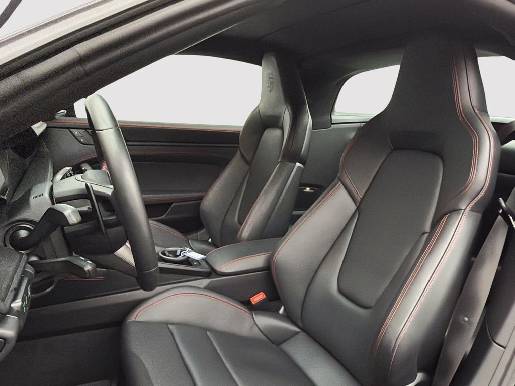 Porsche 911 4 GTS 2026 à Laval, Québec - 8 - w1024h768px