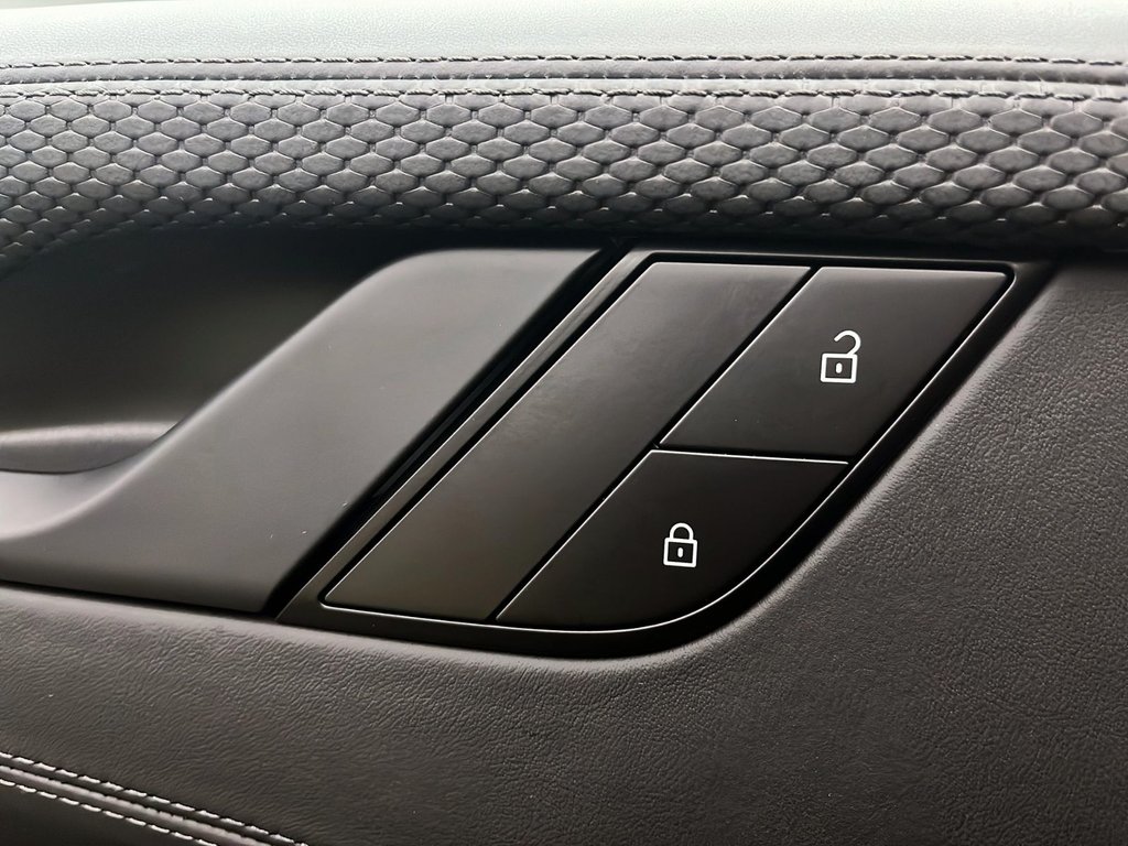 Porsche 911  2026 à Laval, Québec - 28 - w1024h768px