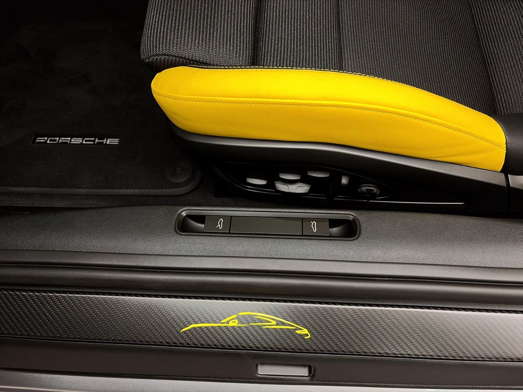 Porsche 911  2026 à Laval, Québec - 28 - w1024h768px