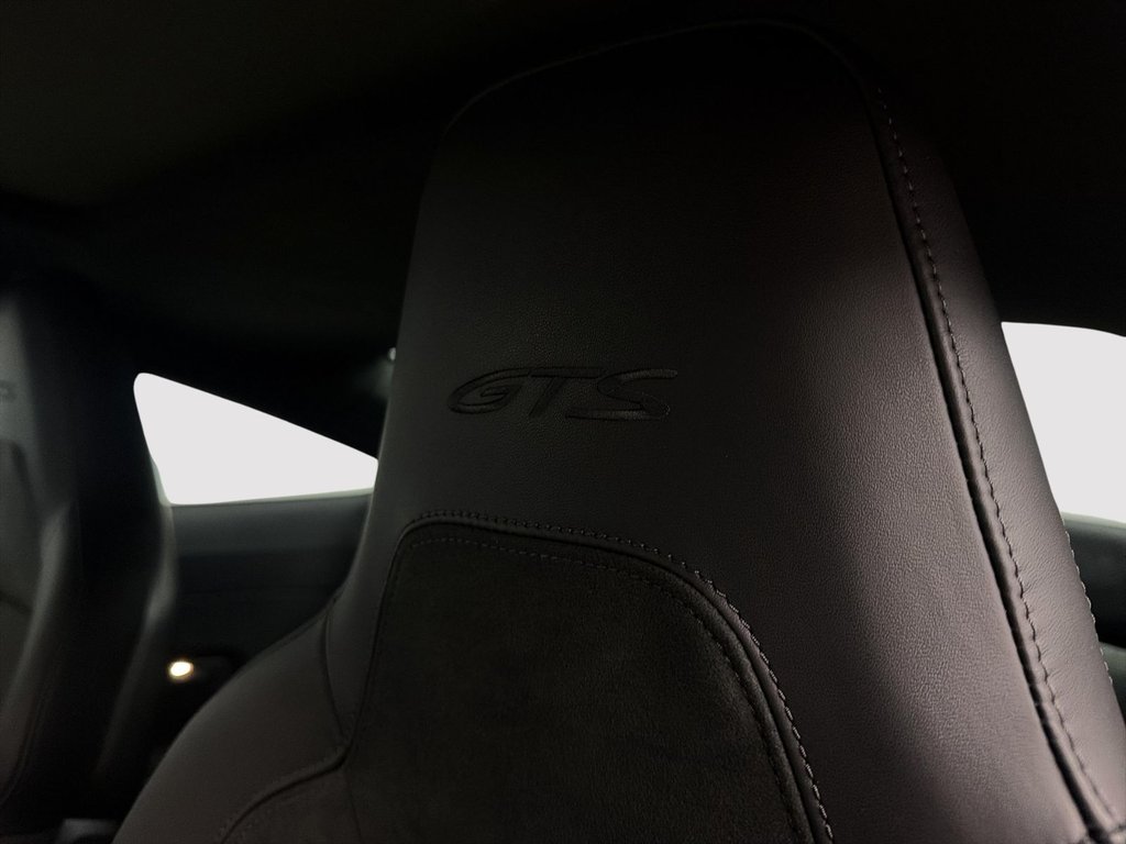 2026 Porsche 911 in Laval, Quebec - 25 - w1024h768px