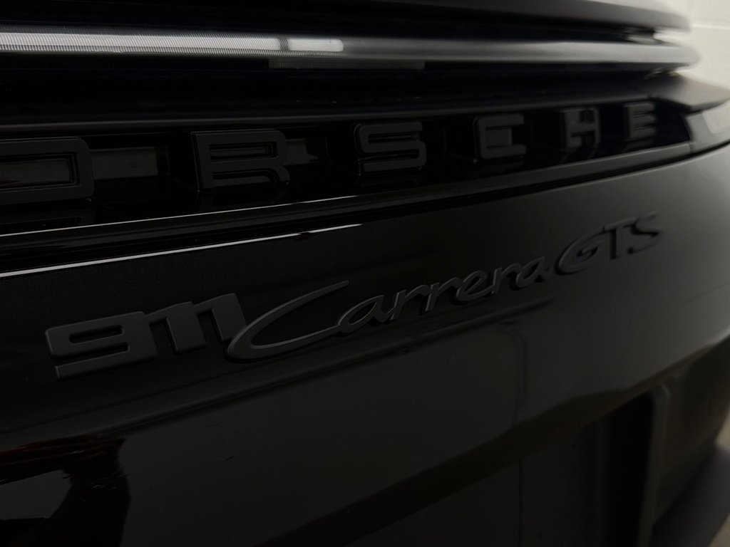 2026 Porsche 911 in Laval, Quebec - 7 - w1024h768px