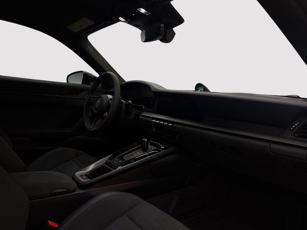 2026 Porsche 911 in Laval, Quebec - 24 - w1024h768px