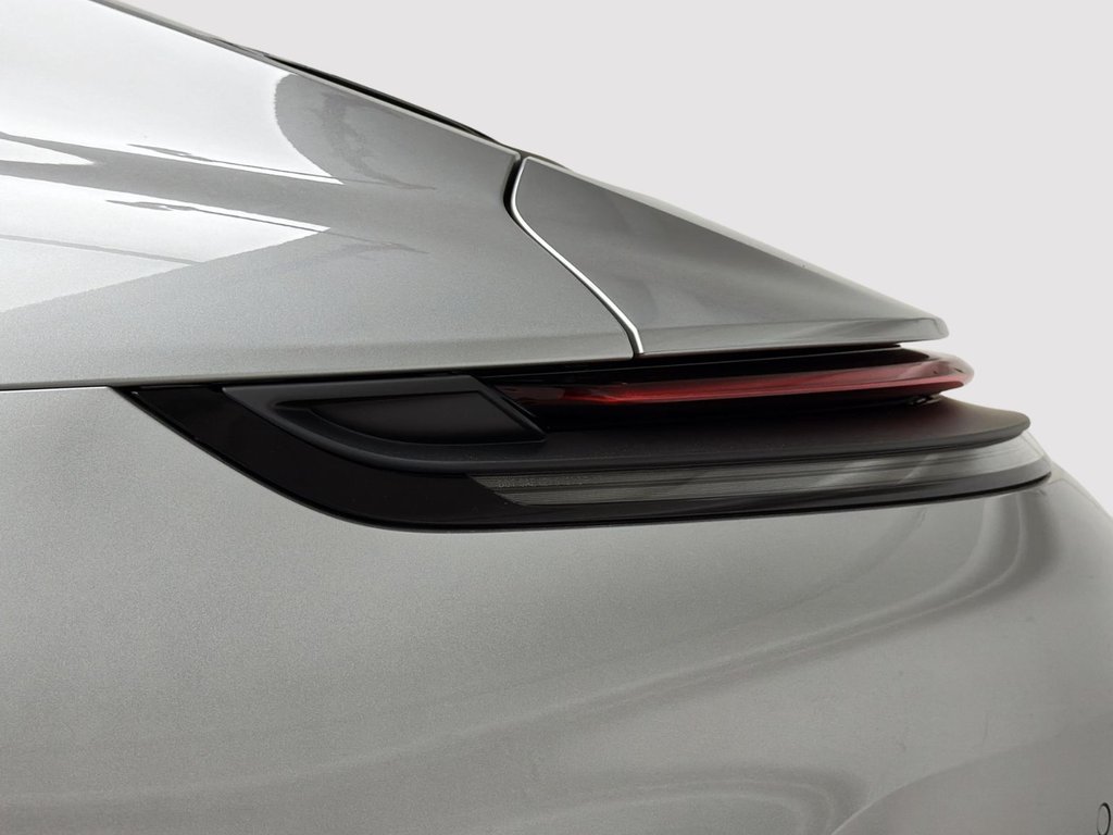 2026 Porsche 911 in Laval, Quebec - 9 - w1024h768px