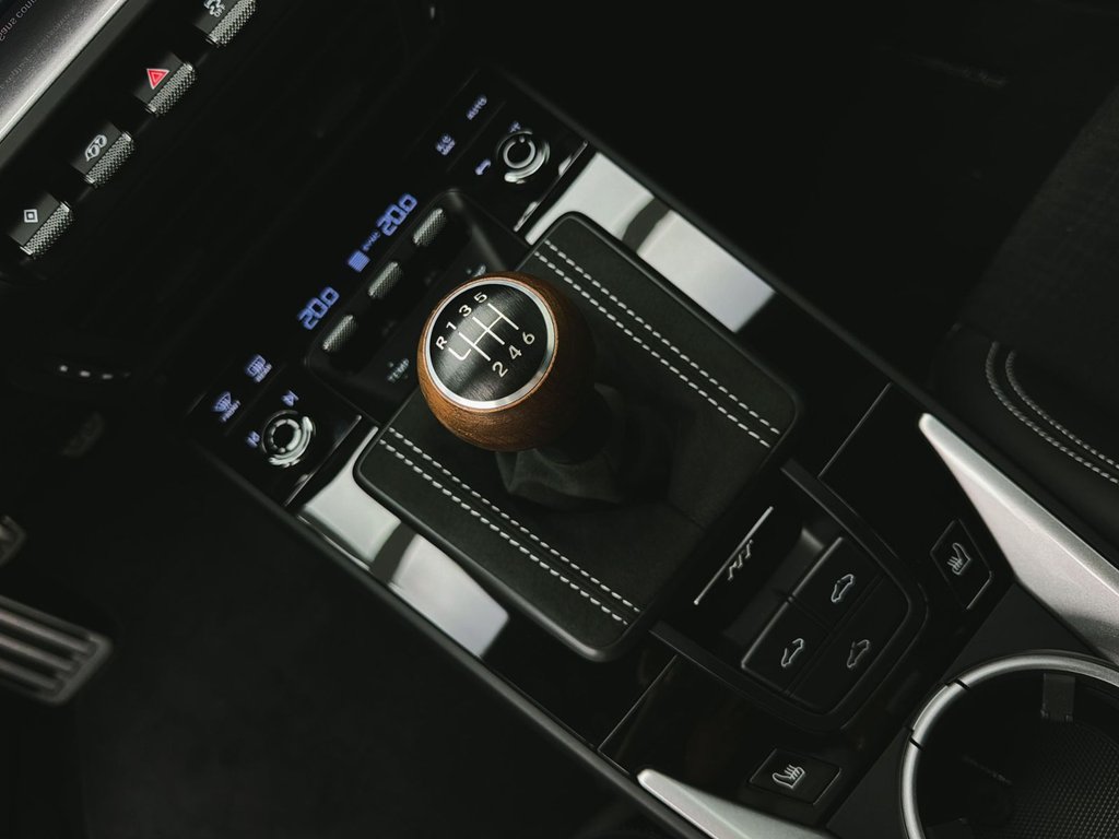 2026 Porsche 911 in Laval, Quebec - 20 - w1024h768px