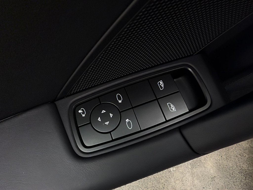 2026 Porsche 911 in Laval, Quebec - 28 - w1024h768px
