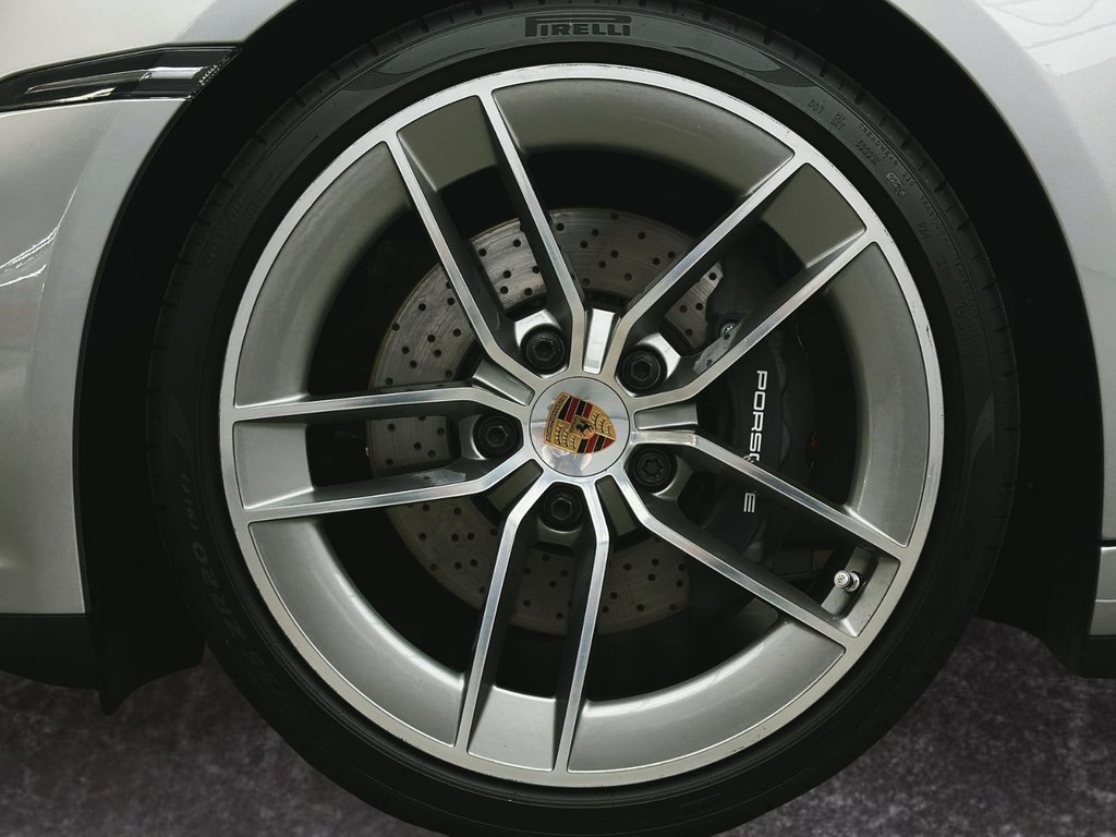2026 Porsche 911 in Laval, Quebec - 10 - w1024h768px