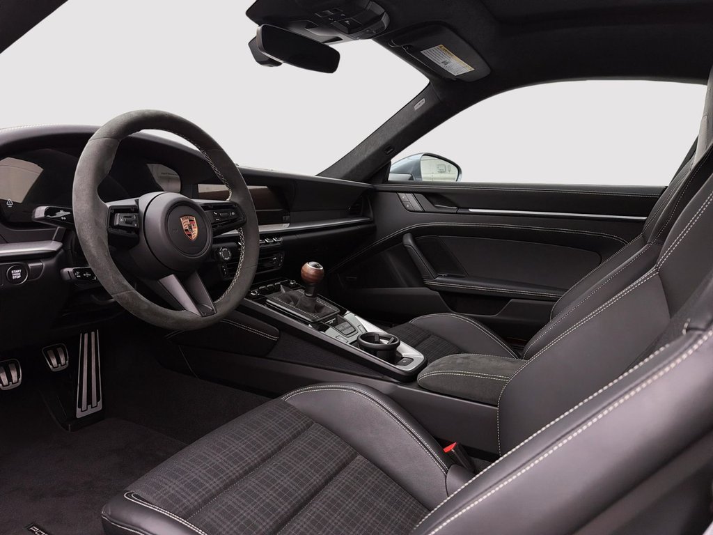 2026 Porsche 911 in Laval, Quebec - 12 - w1024h768px