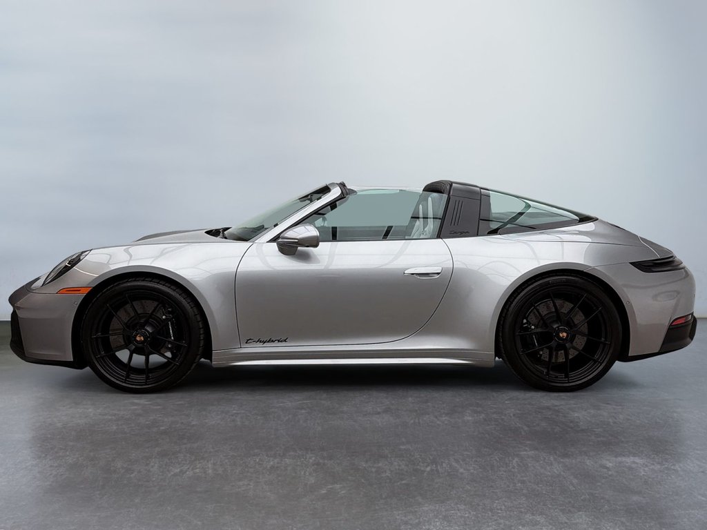 2026 Porsche 911 4 GTS in Laval, Quebec - 2 - w1024h768px