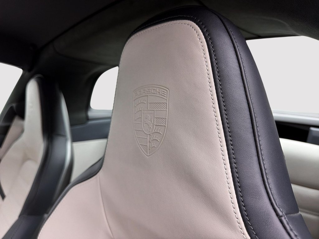 2026 Porsche 911 4 GTS in Laval, Quebec - 27 - w1024h768px