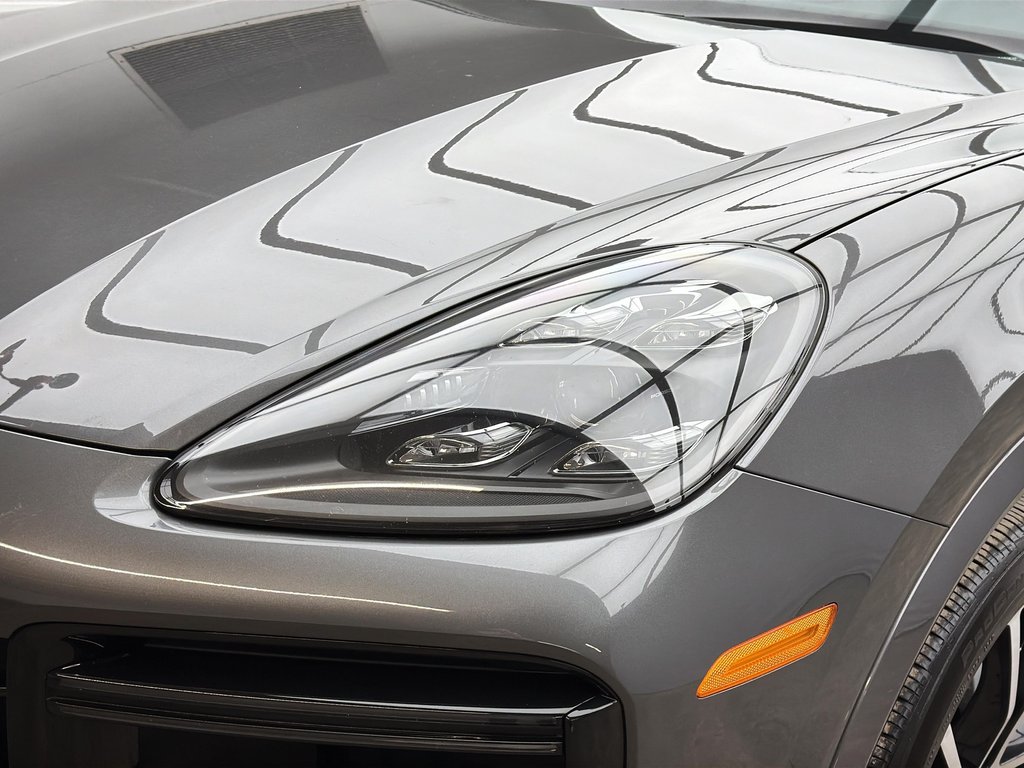 2019 Porsche Cayenne Turbo Sport Exhaust System in Laval, Quebec - 7 - w1024h768px