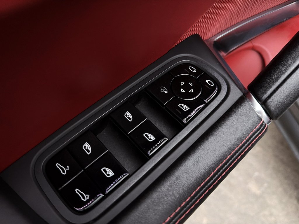 2019 Porsche Cayenne Turbo Sport Exhaust System in Laval, Quebec - 31 - w1024h768px