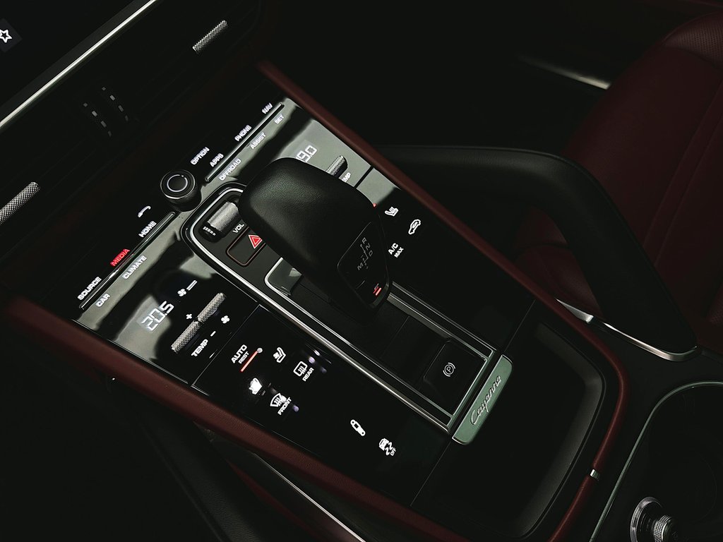 2019 Porsche Cayenne Turbo Sport Exhaust System in Laval, Quebec - 21 - w1024h768px