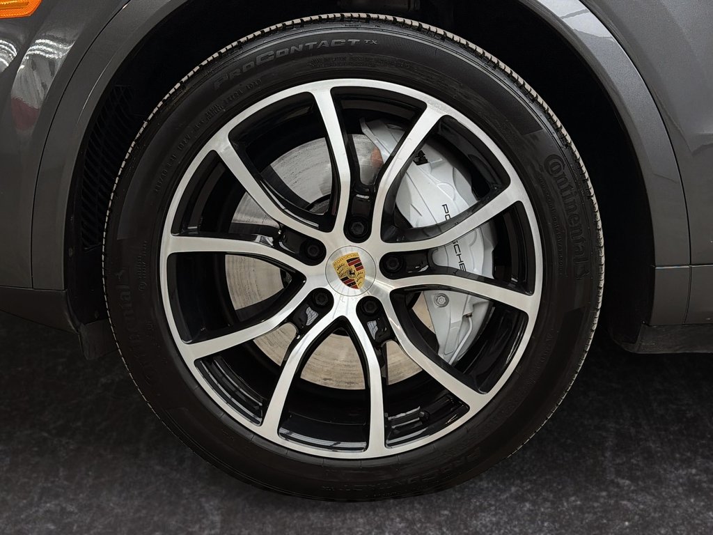 2019 Porsche Cayenne Turbo Sport Exhaust System in Laval, Quebec - 11 - w1024h768px