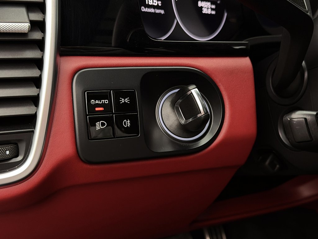 2019 Porsche Cayenne Turbo Sport Exhaust System in Laval, Quebec - 16 - w1024h768px