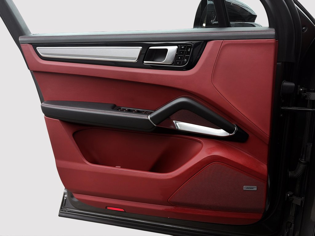 2019 Porsche Cayenne Turbo Sport Exhaust System in Laval, Quebec - 29 - w1024h768px