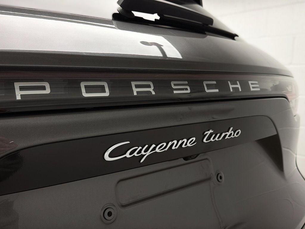 2019 Porsche Cayenne Turbo Sport Exhaust System in Laval, Quebec - 8 - w1024h768px