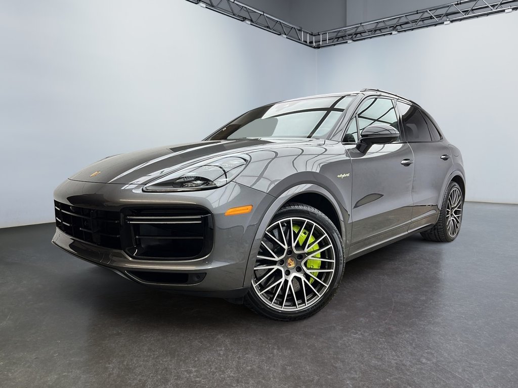 2020  Cayenne Turbo S E-Hybrid AWD in Laval, Quebec - 1 - w1024h768px