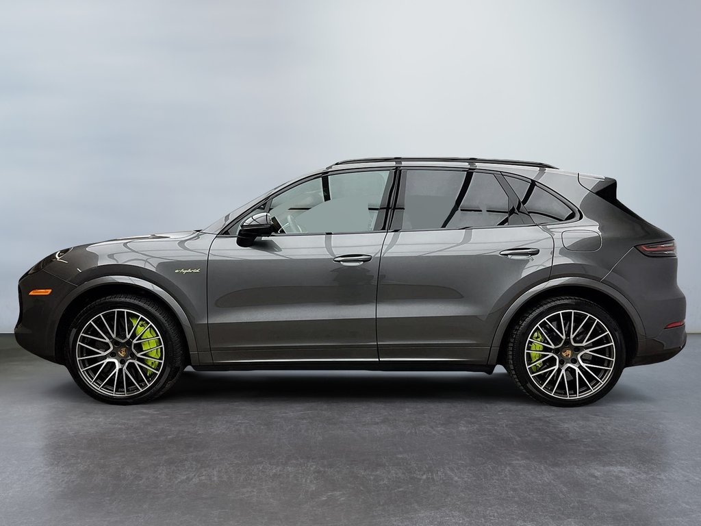 2020  Cayenne Turbo S E-Hybrid AWD in Laval, Quebec - 2 - w1024h768px