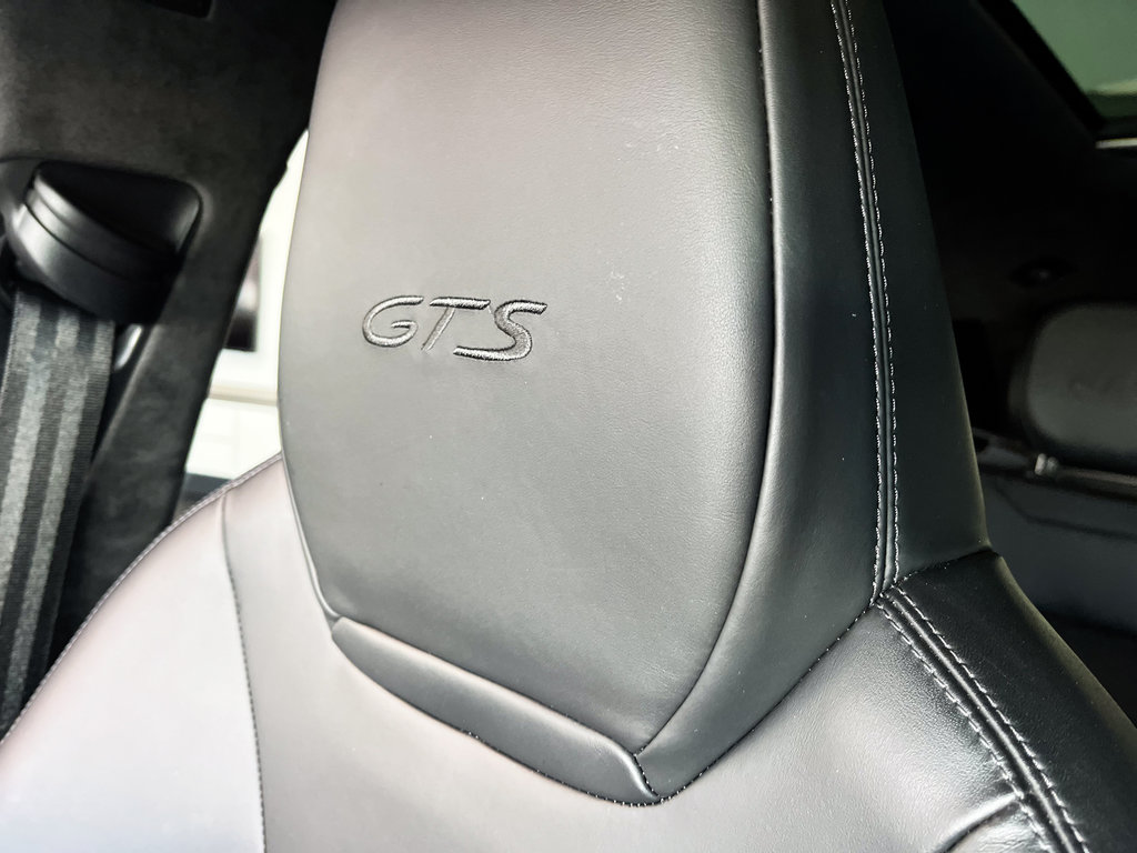 2021  Cayenne GTS Premium Package in Laval, Quebec - 28 - w1024h768px