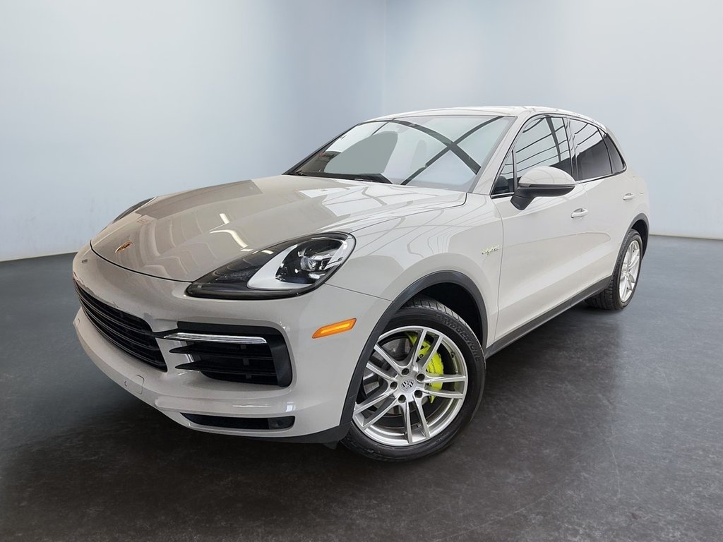 2021  Cayenne E-Hybrid  Premium Package in Laval, Quebec - 1 - w1024h768px