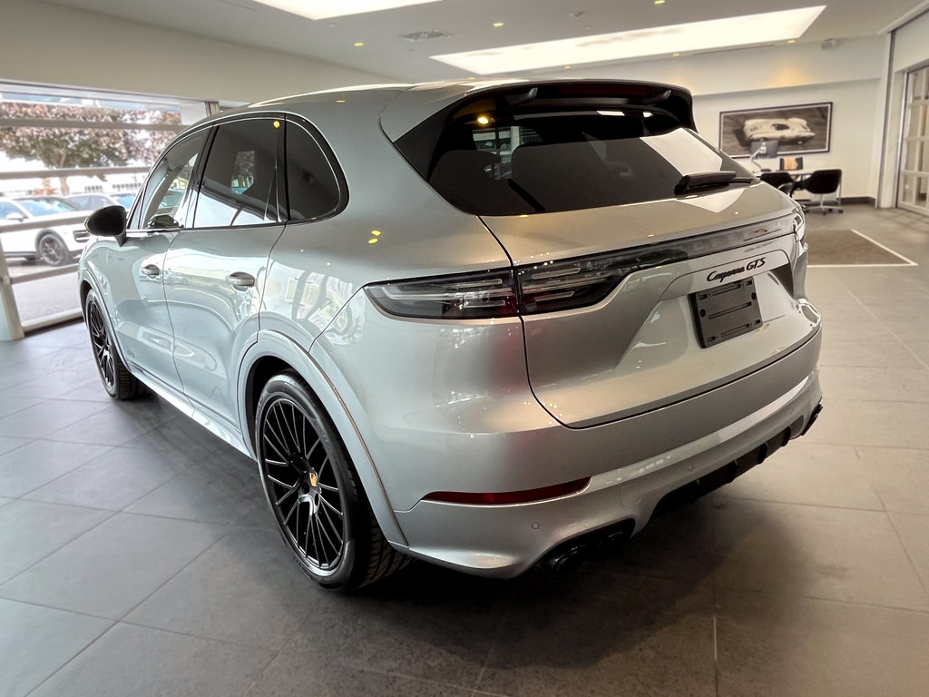 2022  Cayenne GTS Premium Package in Laval, Quebec - 9 - w1024h768px
