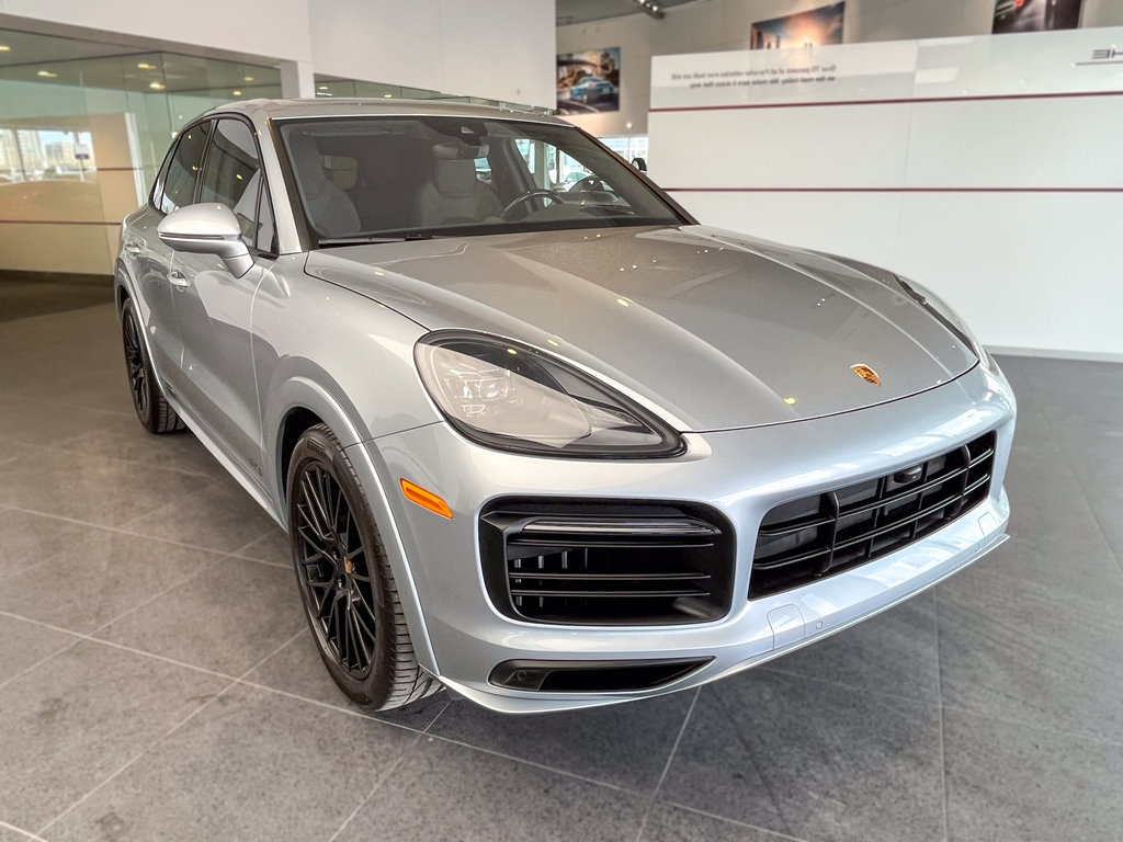 2022  Cayenne GTS Premium Package in Laval, Quebec - 7 - w1024h768px