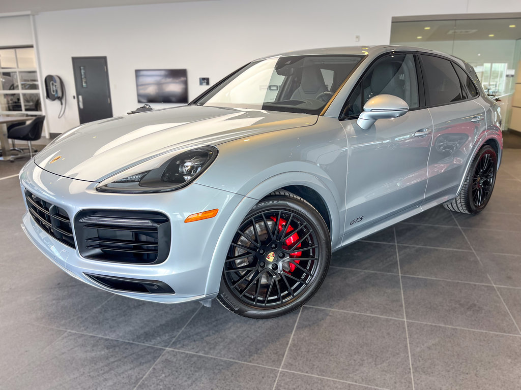2022  Cayenne GTS Premium Package in Laval, Quebec - 1 - w1024h768px