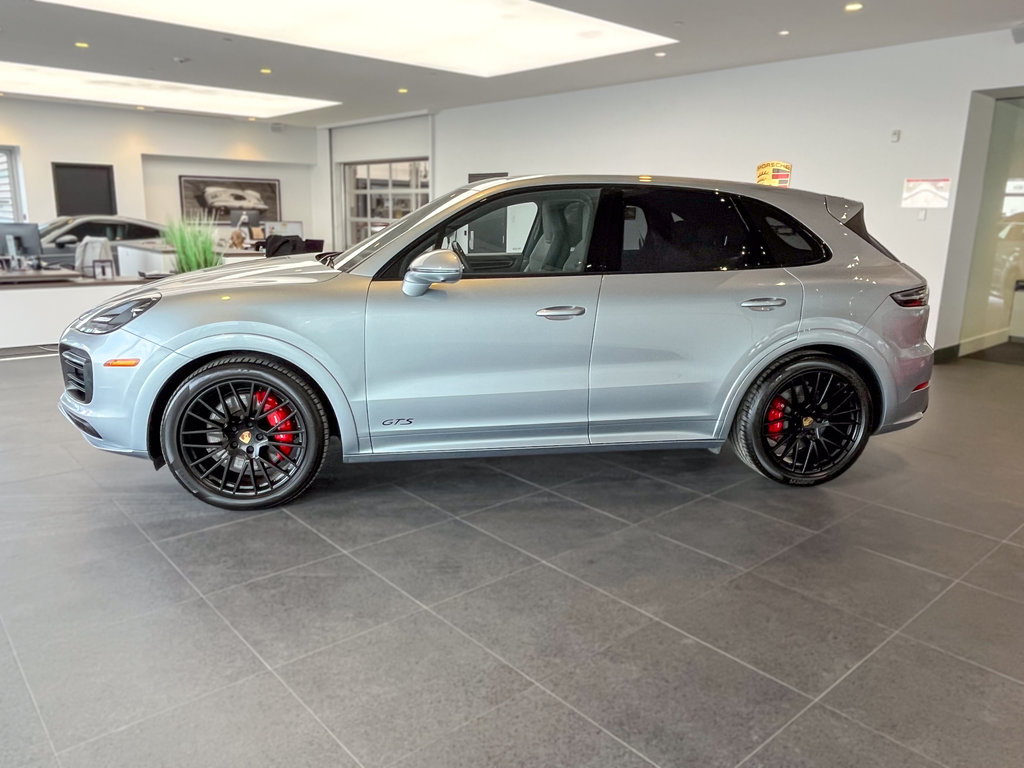 2022  Cayenne GTS Premium Package in Laval, Quebec - 8 - w1024h768px