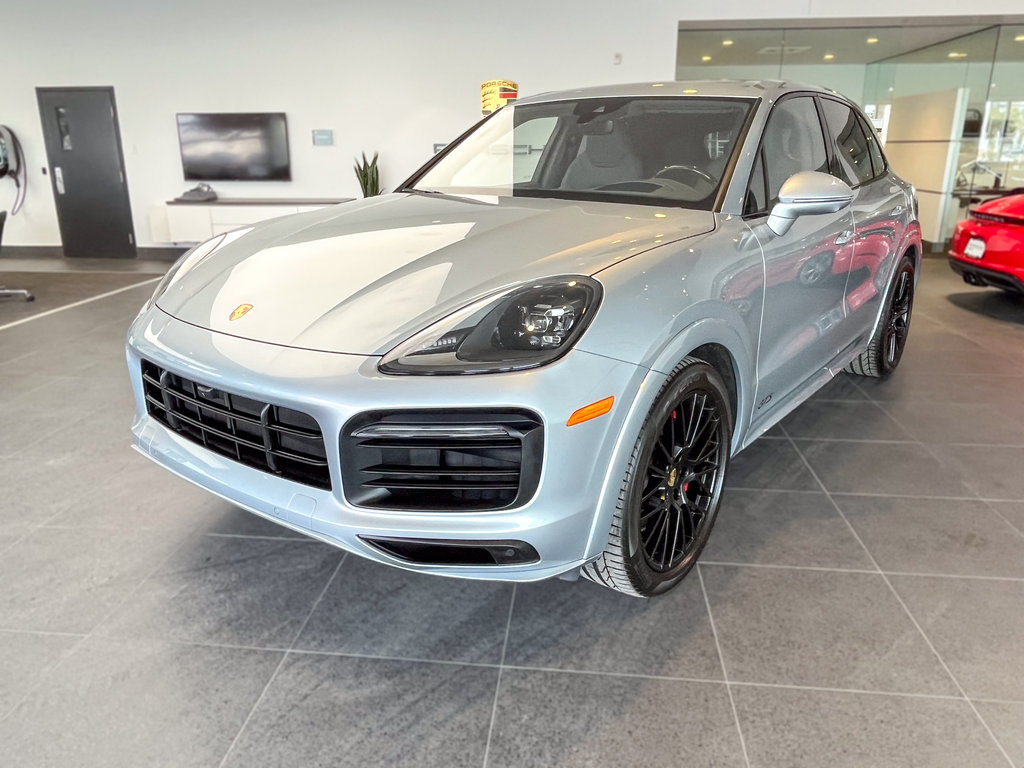 2022  Cayenne GTS Premium Package in Laval, Quebec - 11 - w1024h768px