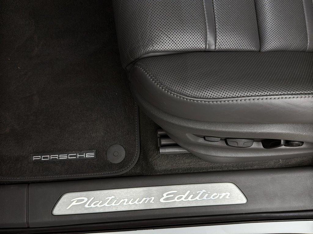 Porsche Cayenne Platinum Edition E-Hybrid Coupe AWD 2022 à Laval, Québec - 24 - w1024h768px