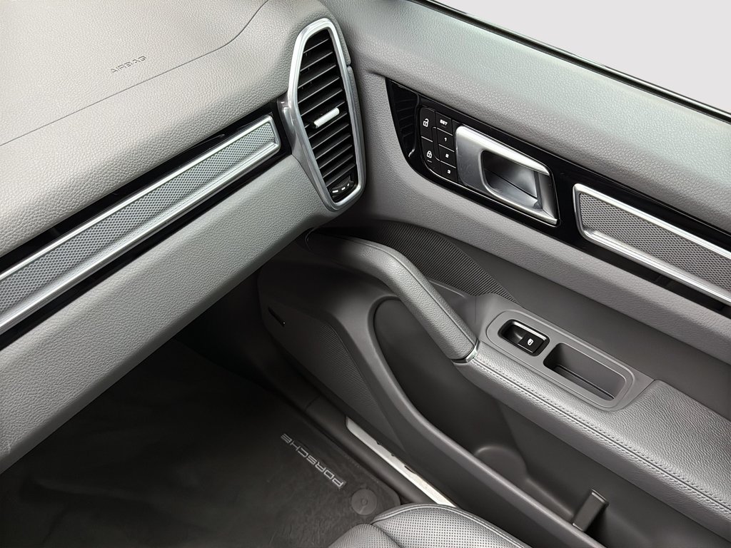Porsche Cayenne Platinum Edition E-Hybrid Coupe AWD 2022 à Laval, Québec - 28 - w1024h768px