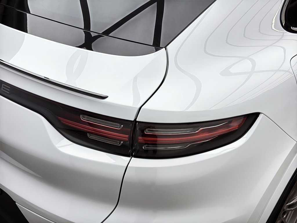 Porsche Cayenne Platinum Edition E-Hybrid Coupe AWD 2022 à Laval, Québec - 12 - w1024h768px