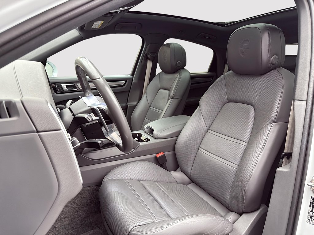 Porsche Cayenne Platinum Edition E-Hybrid Coupe AWD 2022 à Laval, Québec - 16 - w1024h768px