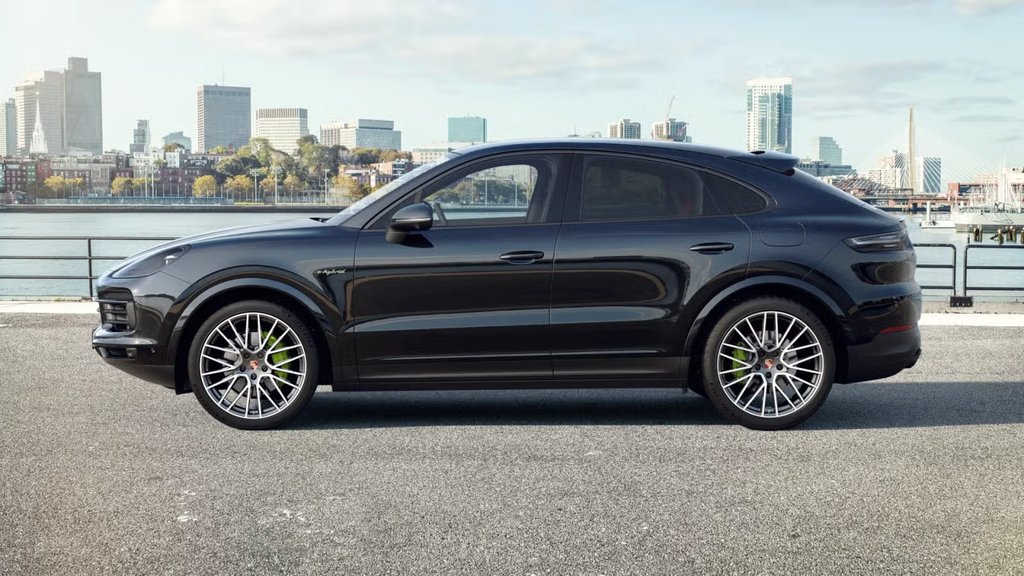 Porsche Cayenne E-Hybrid Coupe AWD 2022 à Laval, Québec - 2 - w1024h768px