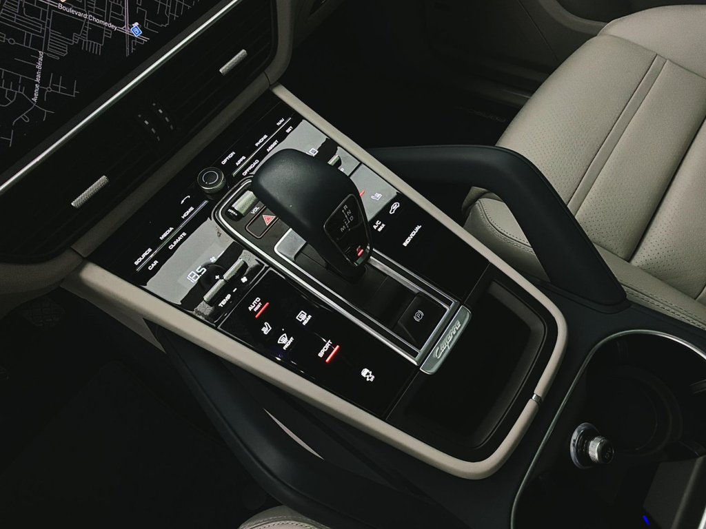 2022 Porsche Cayenne in Laval, Quebec - 21 - w1024h768px