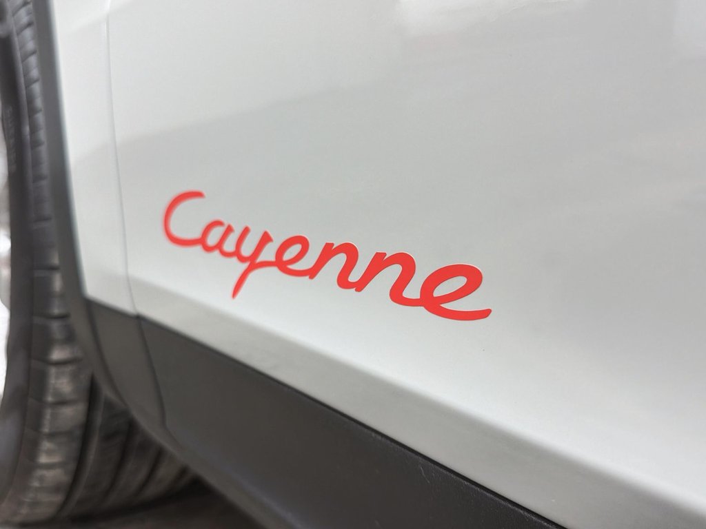 2022 Porsche Cayenne in Laval, Quebec - 8 - w1024h768px