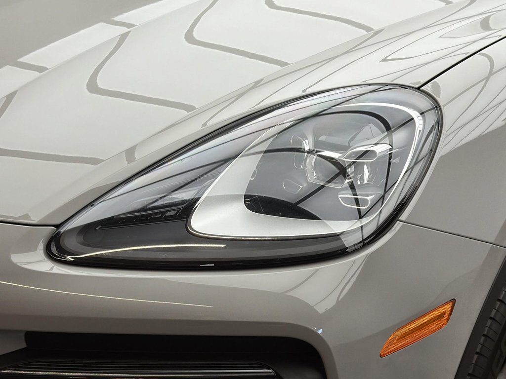 2022 Porsche Cayenne in Laval, Quebec - 9 - w1024h768px