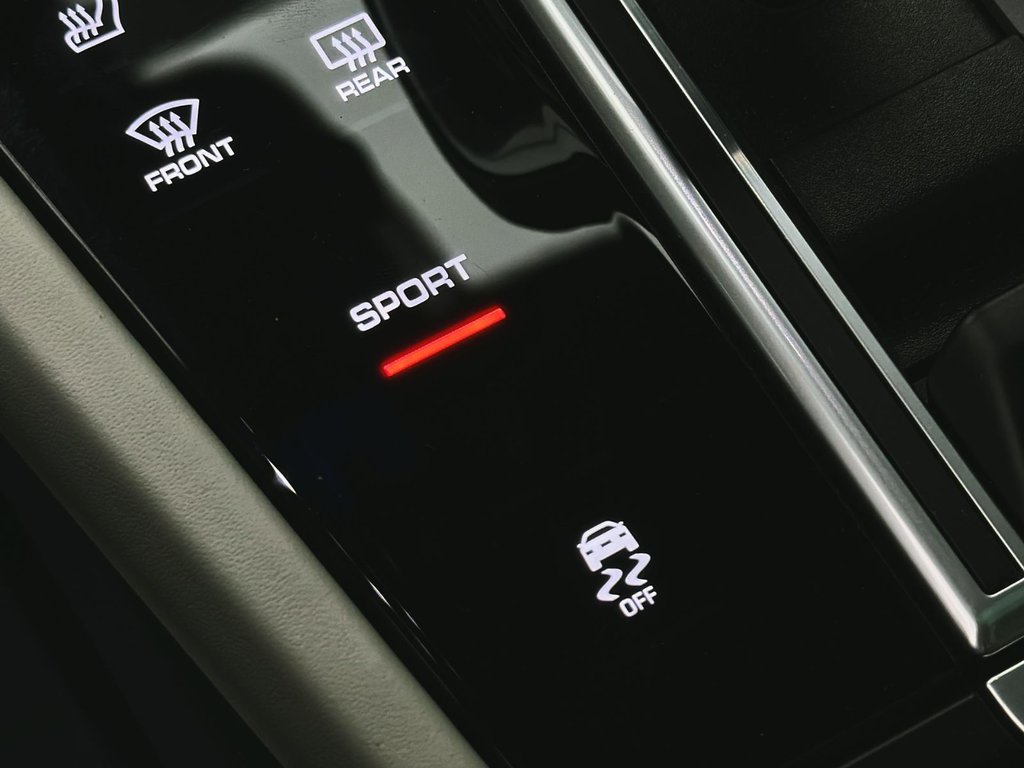 2022 Porsche Cayenne in Laval, Quebec - 22 - w1024h768px