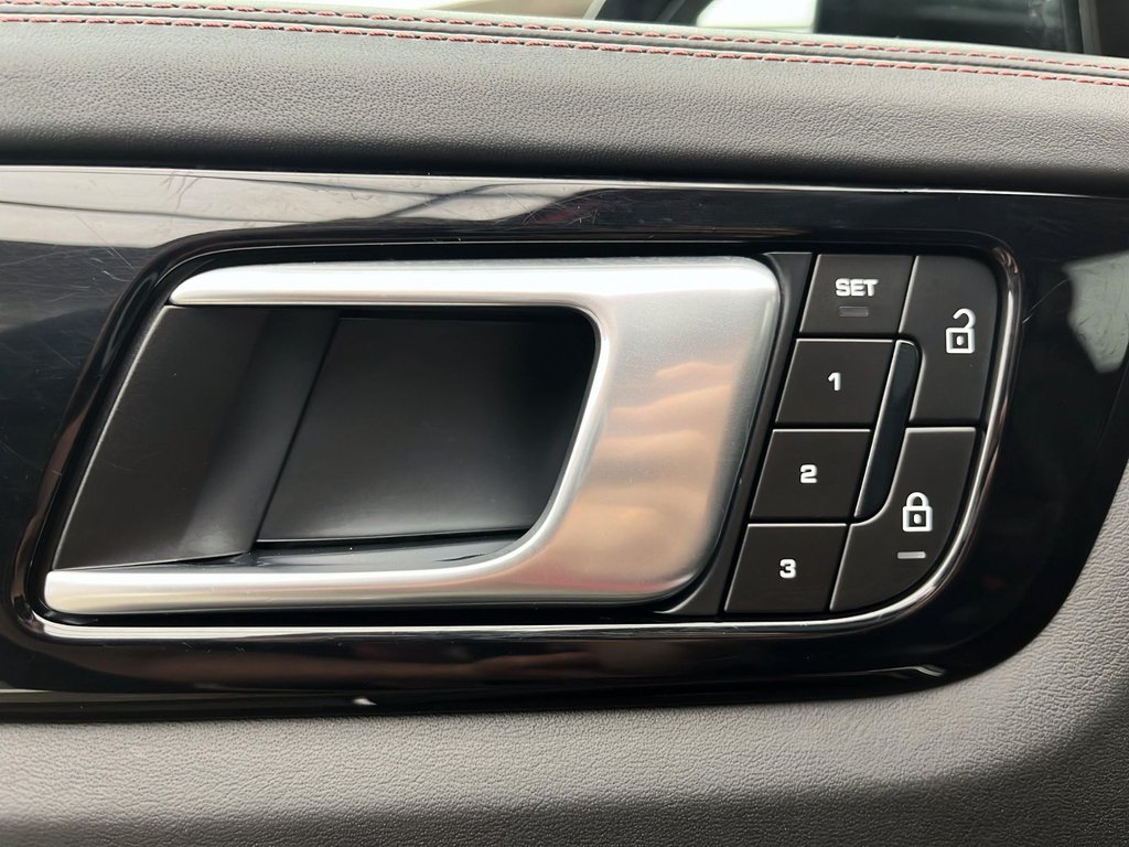 Porsche Cayenne  2022 à Laval, Québec - 29 - w1024h768px