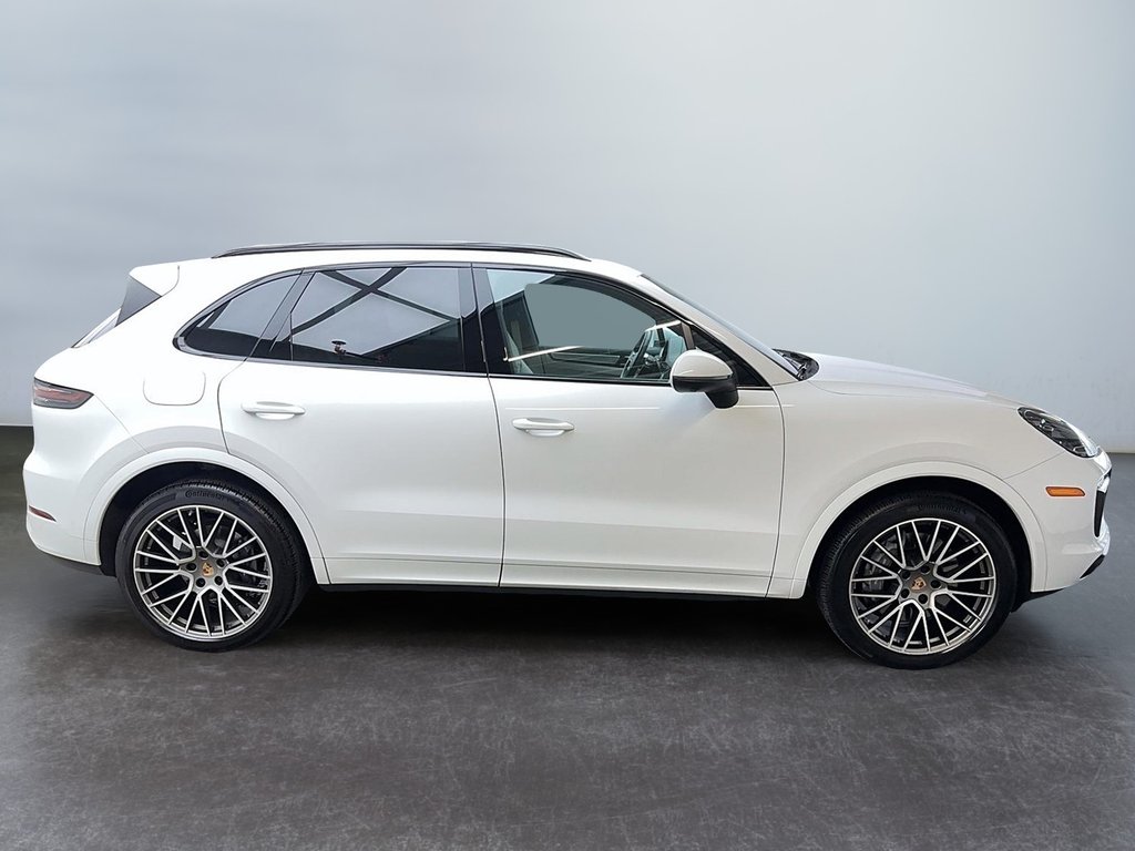 Cayenne Platinum Edition AWD 2023 à Laval, Québec - 5 - w1024h768px