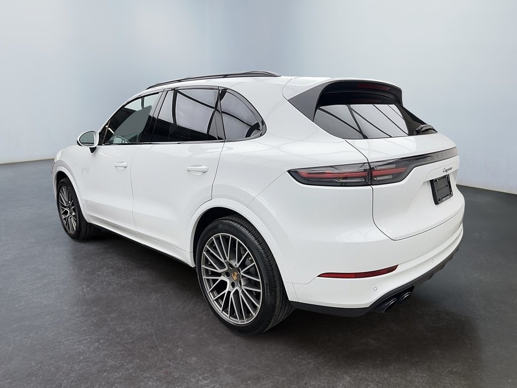 Cayenne Platinum Edition AWD 2023 à Laval, Québec - 3 - w1024h768px