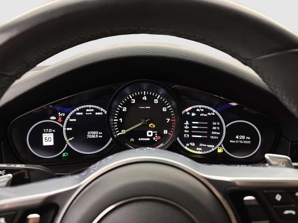 Porsche Cayenne E-Hybrid  Premium Package 2023 à Laval, Québec - 19 - w1024h768px