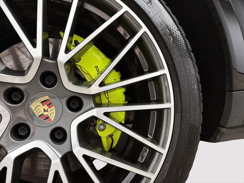 Porsche Cayenne E-Hybrid  Premium Package 2023 à Laval, Québec - 12 - w1024h768px