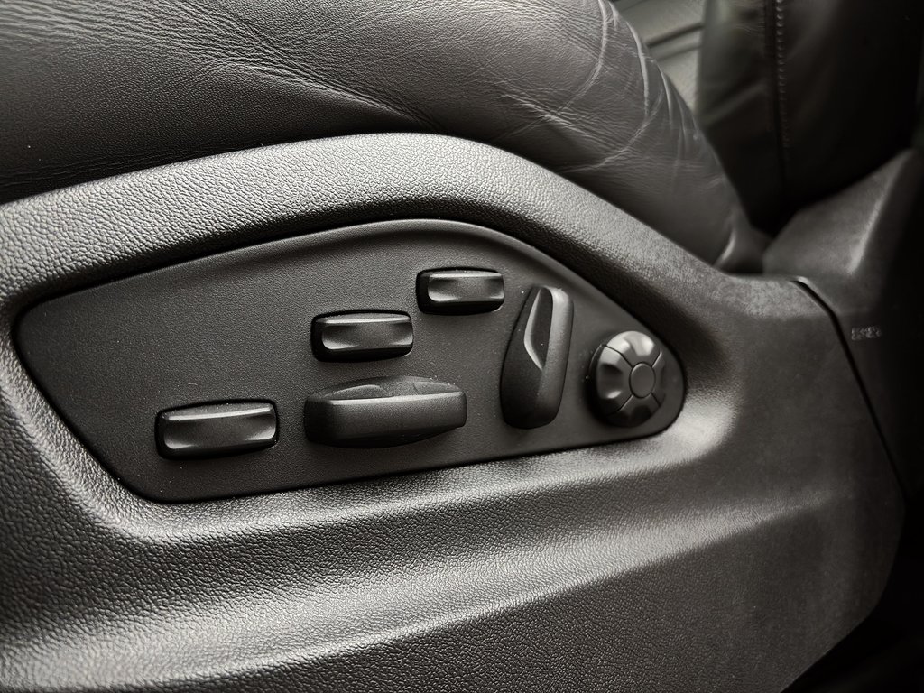 Porsche Cayenne E-Hybrid  Premium Package 2023 à Laval, Québec - 33 - w1024h768px