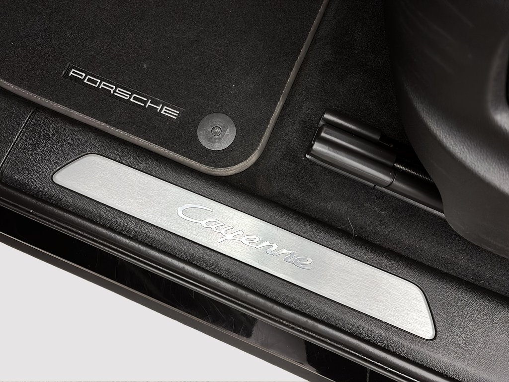 Porsche Cayenne E-Hybrid  Premium Package 2023 à Laval, Québec - 31 - w1024h768px