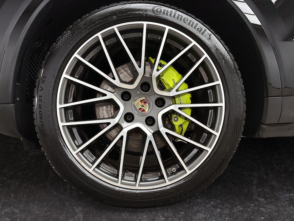 Porsche Cayenne E-Hybrid  Premium Package 2023 à Laval, Québec - 9 - w1024h768px